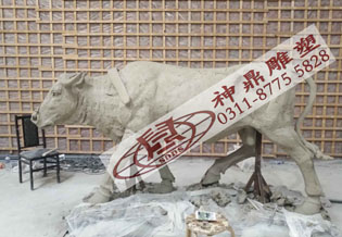 玻璃钢雕塑耕牛泥稿